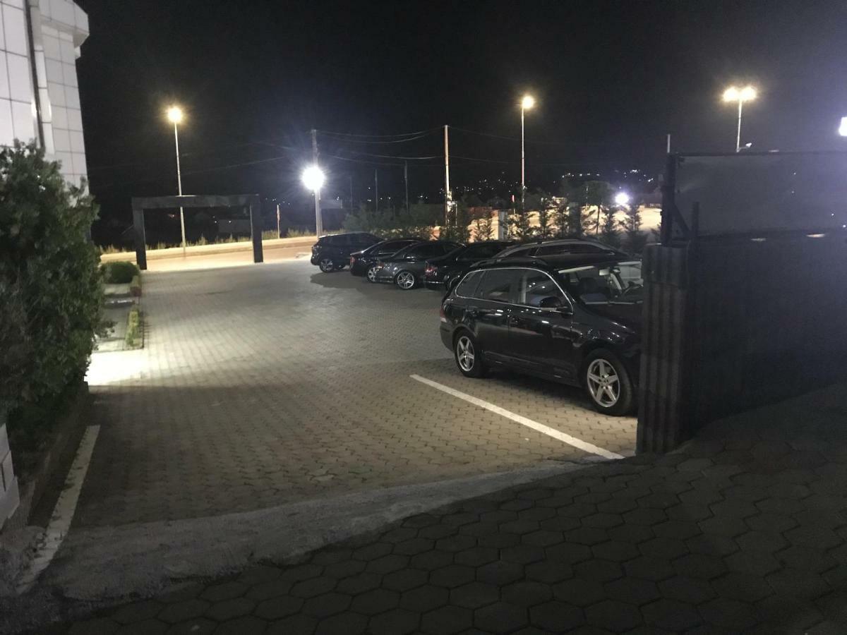 Hotelwhite Gjilan المظهر الخارجي الصورة